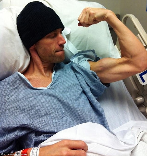 2. К сожалению, в июле 2012 года у Роба диагностировали колоректальный рак 4-ой стадии. Рентген показал, что злокачественные образования уже распространились на кишечник, лимфоузлы и печень.