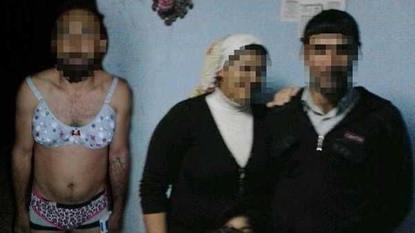 İki arkadaşının yardımıyla tecavüz ettiği F. A.'ya eşinin iç çamaşırlarını giydirdi ve fotoğraflarını çekti.