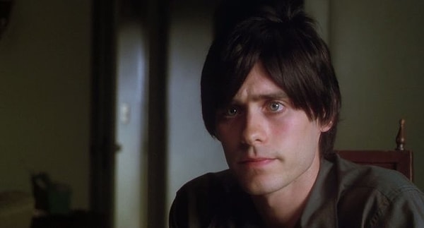 3. Ради роли он отказался от секса и жил на улице.