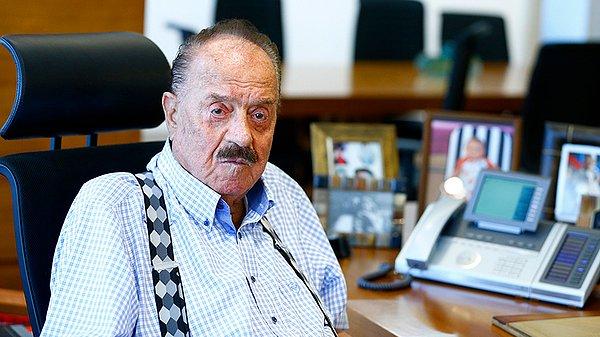 1. Gençlerbirliği Kulübü Başkanı İlhan Cavcav, 81 yaşında vefat etti.