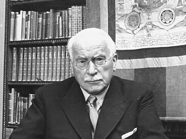 Вас вылечит Карл Юнг!