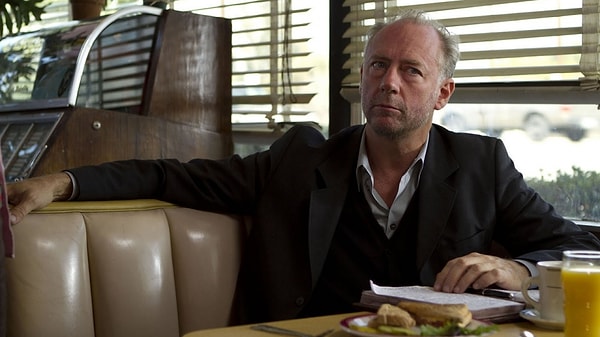 12. Столик в углу (2010-2012)