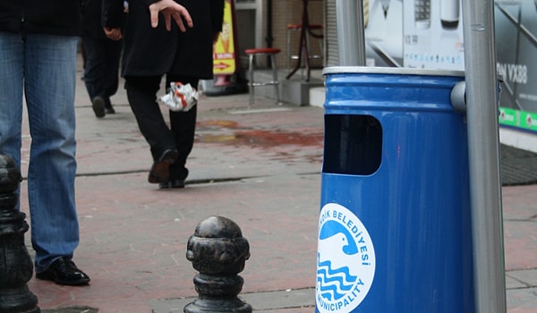 7. Бросаете мусор на землю?