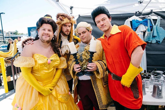 9. 'Beauty and the Beast' kadrosuna katılıp dünyanın en komik yaya geçidi müzikali olan "Crosswalk the Musical"ı sahnelemeleri. 😂