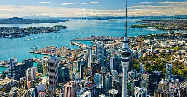 10. Yeni Zelanda'nın kuzey adasında yer alan şehir Auckland.