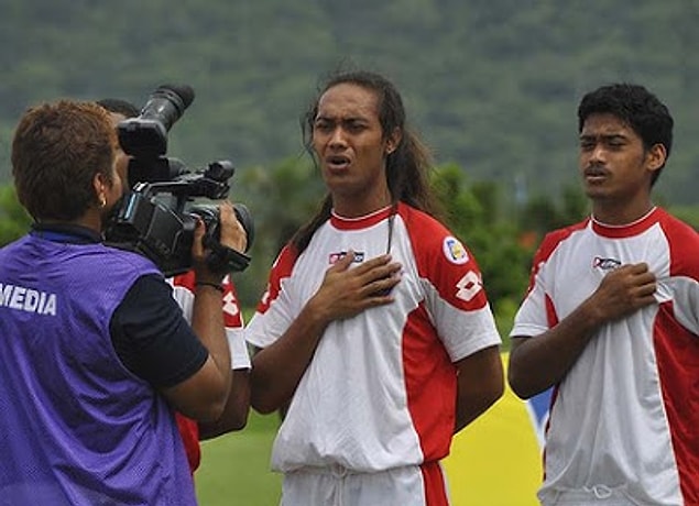 2011'de Dünya Kupası elemelerinde forma giyen transseksüel futbolcunun da bir fa'afafine olduğunu söylesek?