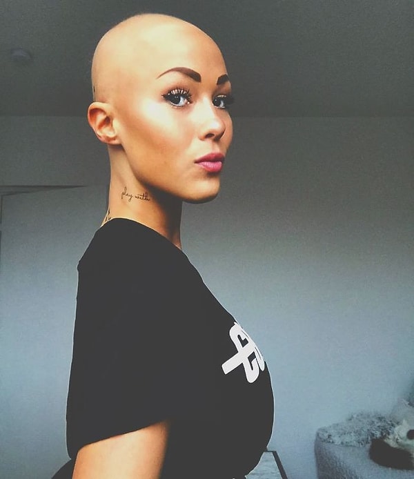 «Мы познакомились с ней в одной группе на Facebook и решили сделать это в том месте, где нас никто не знает».