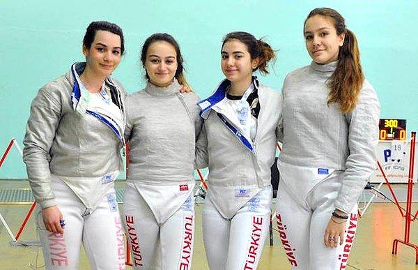 6. Kadın Kılıç Milli Takımı, eskrimde Türkiye'nin takımlardaki ilk Avrupa şampiyonluğuna imza attı.