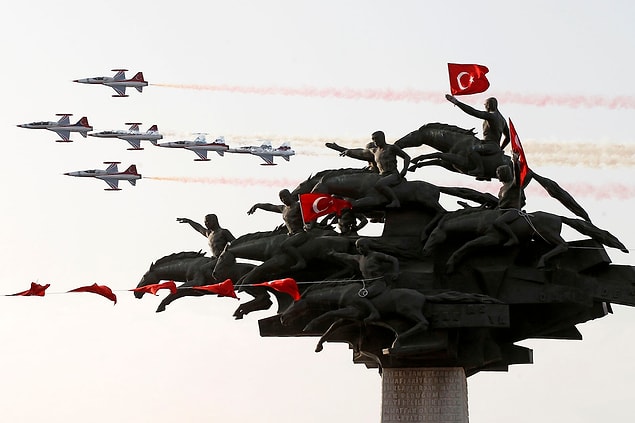 21. Türk yıldızları İzmir'de. 📷 Cem Öksüz