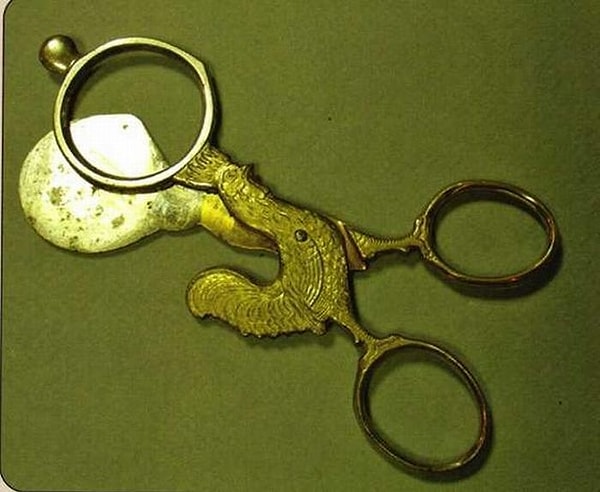 9. И, наконец, что за прибор на этой картинке?