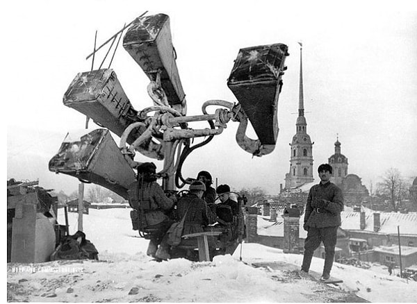 9. Аппарат для прослушивания неба, Ленинград, 1942 год