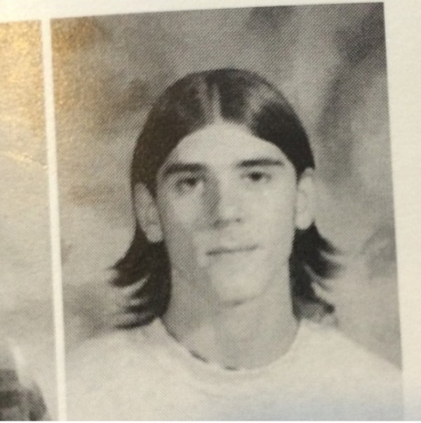 13. Фото Джонни Синса из школьного альбома, 1996 год