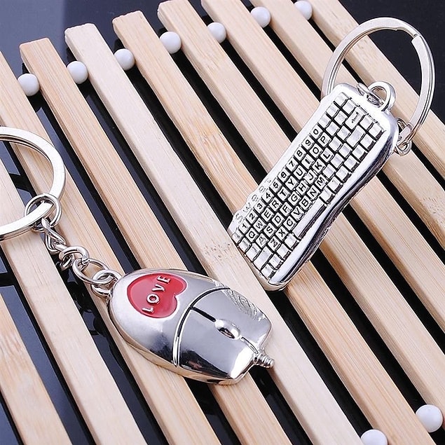 4. Mouse ve klavye gibi birbirlerini tamamlayan çiftler için bu 2'li anahtarlık