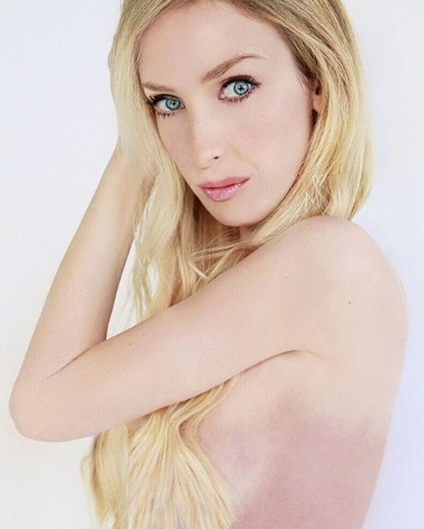 7. Вот так Тейлор узнала, что она сама себе сестра близнец.