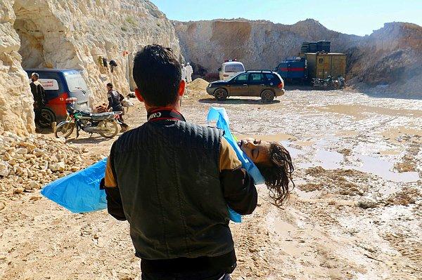 9. Suriye'de İdlib kentine bağlı Han Şeyhun'da ciddi kimyasal saldırı şüpheleri vardı, 4 Nisan.