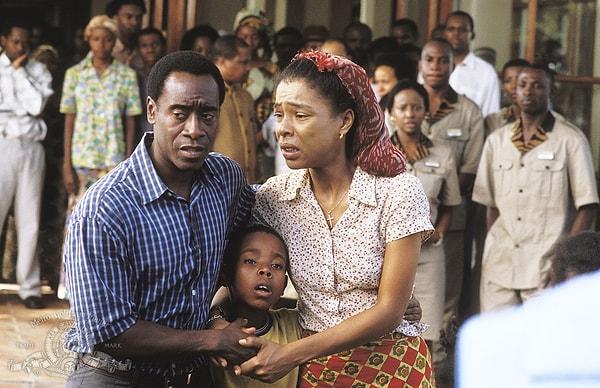 19. Hotel Rwanda (2004) | IMDb: 8,1