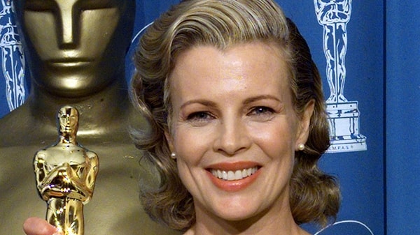 8. Ким Бейсингер