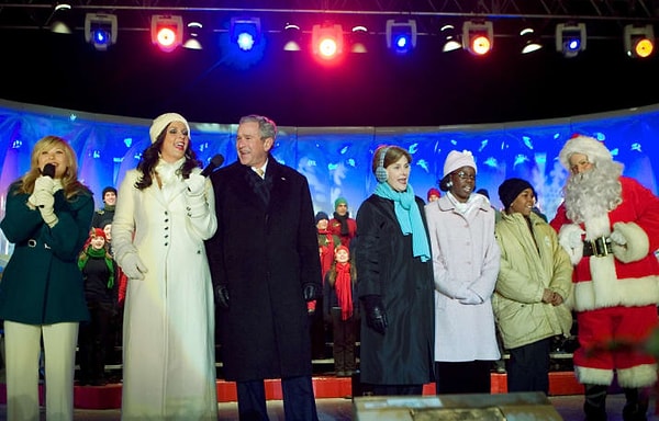 8. А вот и Джордж Буш!