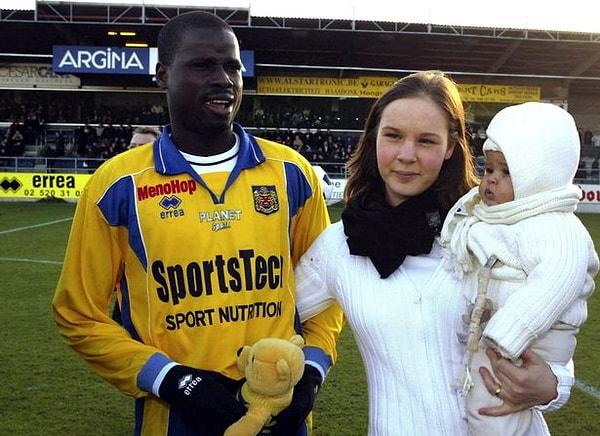 Eboue futbol hayatına Mimosas takımının alt yapısında başladı. 2002 yılında KSK Beveren'e transfer oldu ve 3 sezon forma giydi.