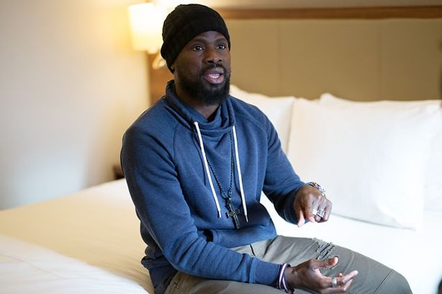 Eboue, geçmişte imzaladığı tüm sözleşmelerle eski eşinin ilgilendiğini ve bu yüzden tüm mal varlığını kaybettiğini söyledi. Yıldız futbolcu, Galatasaray'dan kazandığı 8 milyon euro'nun 7 milyonunu evine gönderdiğini açıkladı.