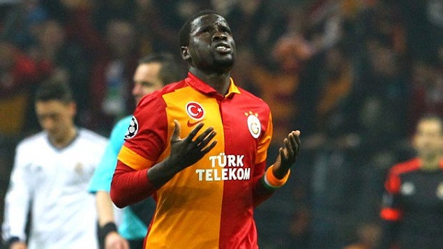Eboue son olarak futbol oynadığı eski takımlardan işin boyutu küçük dahi olsa bir iş teklifi gelmesi durumunda kabul edeceğini ve altyapılarda çalışabileceğini belirtti.