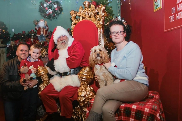 Eşi ve Oğlunun Gözü Yaşlı Köpeğinin Noel Hediyelerine 5000 TL Harcayan Kadın 4