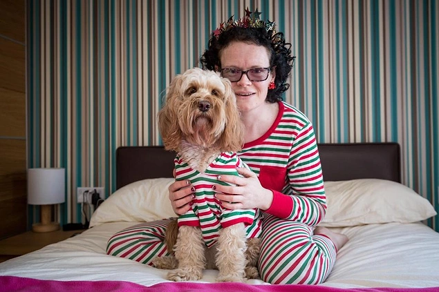 Eşi ve Oğlunun Gözü Yaşlı Köpeğinin Noel Hediyelerine 5000 TL Harcayan Kadın 10