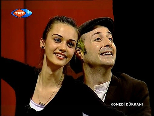 Komedi Dükkanı'nda sahneye seyirci olarak davet edilen Hande Soral