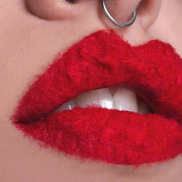 9. Мохнатые губы