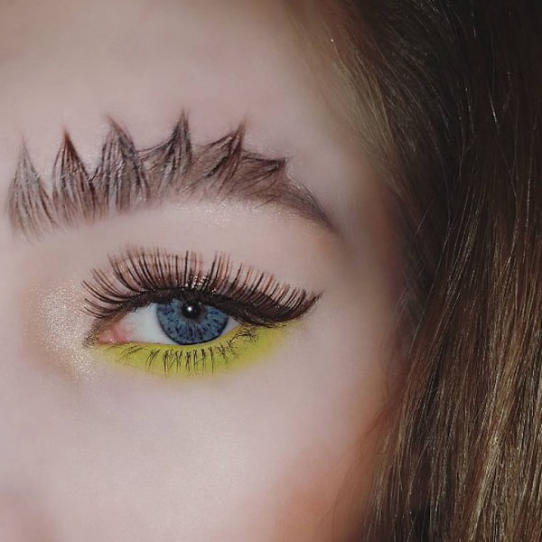 18. Частокол на бровях