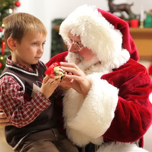 Kucuk Bir Cocuk Onu Noel Baba Saninca 4 Yil Boyunca Hediyeler Getiren Koca Yurekli Musluman Dede Onedio Com