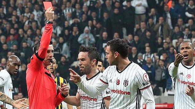 Ligde en çok kırmızı kart gören takım Beşiktaş olurken, lider Başakşehir hiç kırmızı kart görmeyen takım oldu.