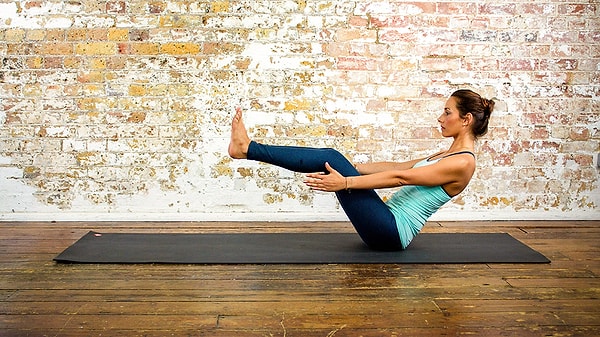 6. Дева: Навасана (поза лодки)