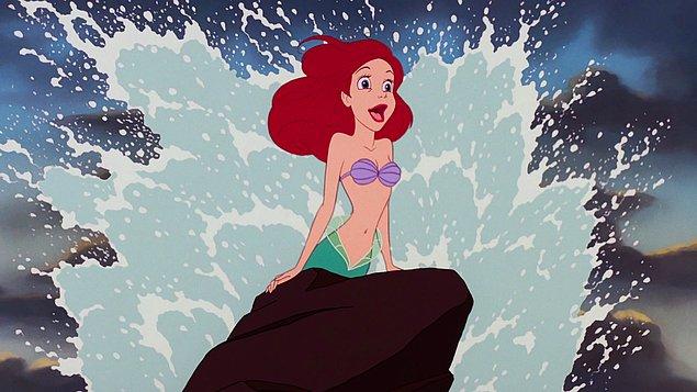 Küçük Denizkızı Ariel, masalın sonunda bir su kabarcığına dönüştü ve öldü.
