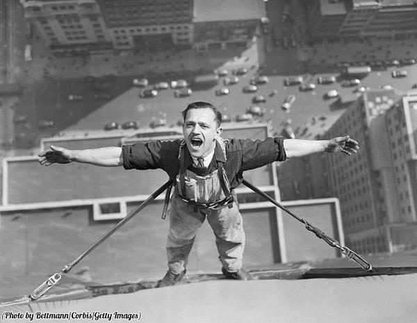 20. Empire State Building üzerindeki cam temizleyici, 1936.
