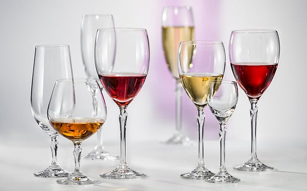 8. А фужеры получили свое название в честь...