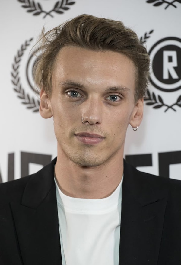 25. Джейми Кэмпбелл Бауэр (молодой Гриндевальд в "Гарри Поттер и Дары Смерти", "Камелот")