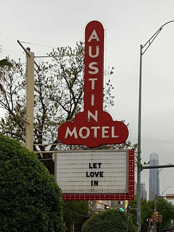 8. Austin Motel - "Aşka yelken açın!"