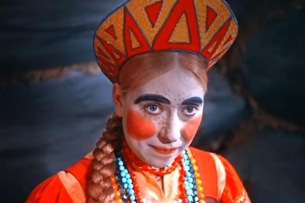 6. Инна Чурикова так хотела стать Марфушенькой-душенькой, что на пробах, не щадя зубов своих, перегрызла целую гору орехов.