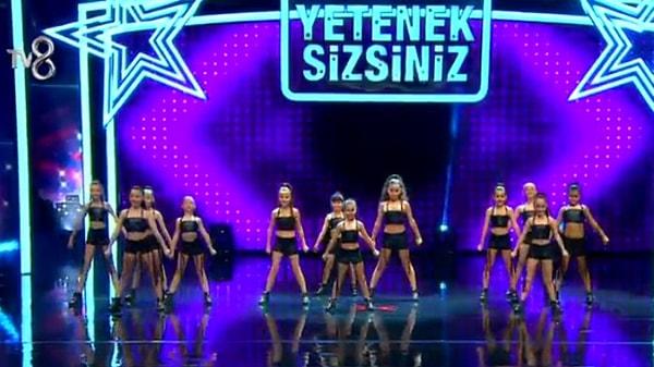 'Yetenek Sizsiniz' adlı programda kız çocuklarının yaptığı dans gösterisi 'şikayet' üzerine RTÜK'te tartışmalara neden oldu.