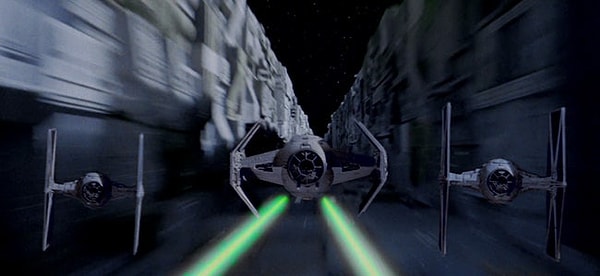 9. В космосе было бы невозможно увернуться от выстрела бластера