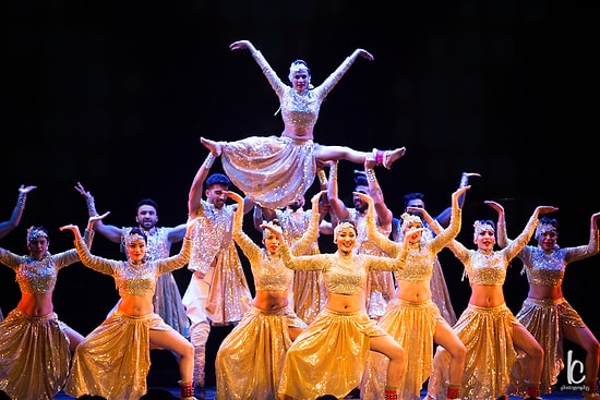 Bollywood Müzikallerinin Gözlerimizde Kalpler Çıkaran 11 Olmazsa Olmazı