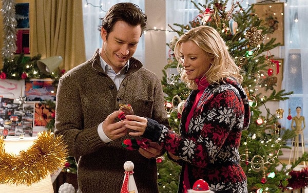 1. "12 рождественских свиданий"