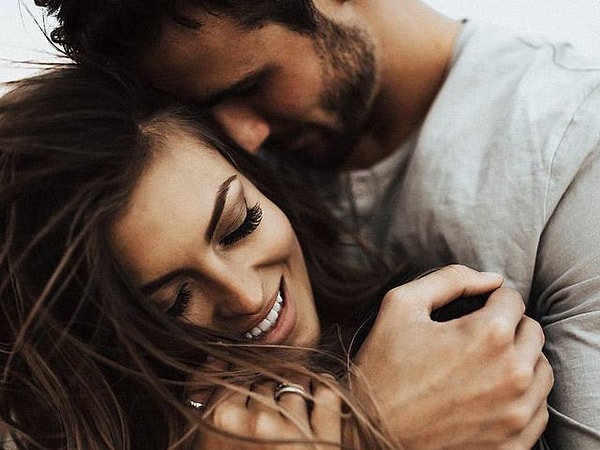 Вам нужен парень, который окружит вас романтикой