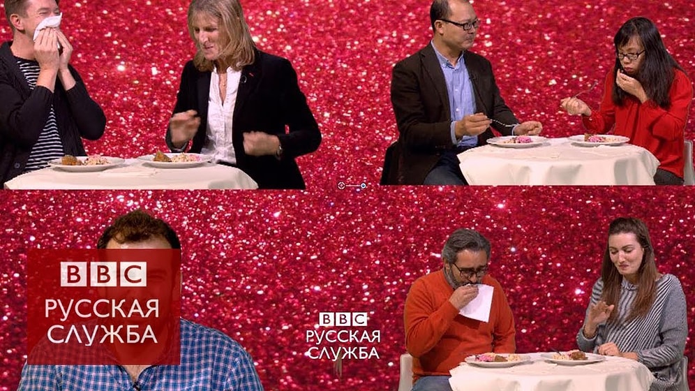 "Это прям сюрприз": иностранцы пробуют русскую новогоднюю еду