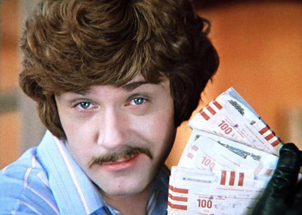 4. Какая фраза не прозвучала в фильме "Иван Васильевич меняет профессию"?