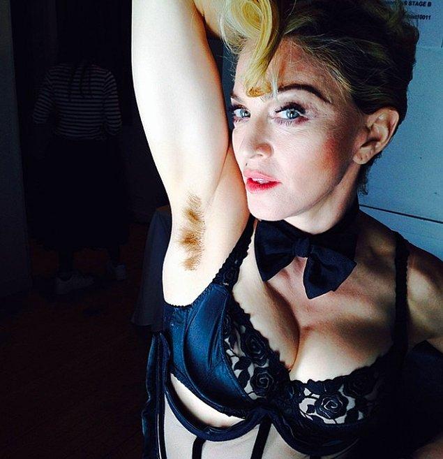 Madonna zaten 2014 yılında bu koltuk altı tüyü olayının normal olduğunu vurgulayan bir paylaşım yapmıştı. Hem de "Kimin umrunda!" yazarak.