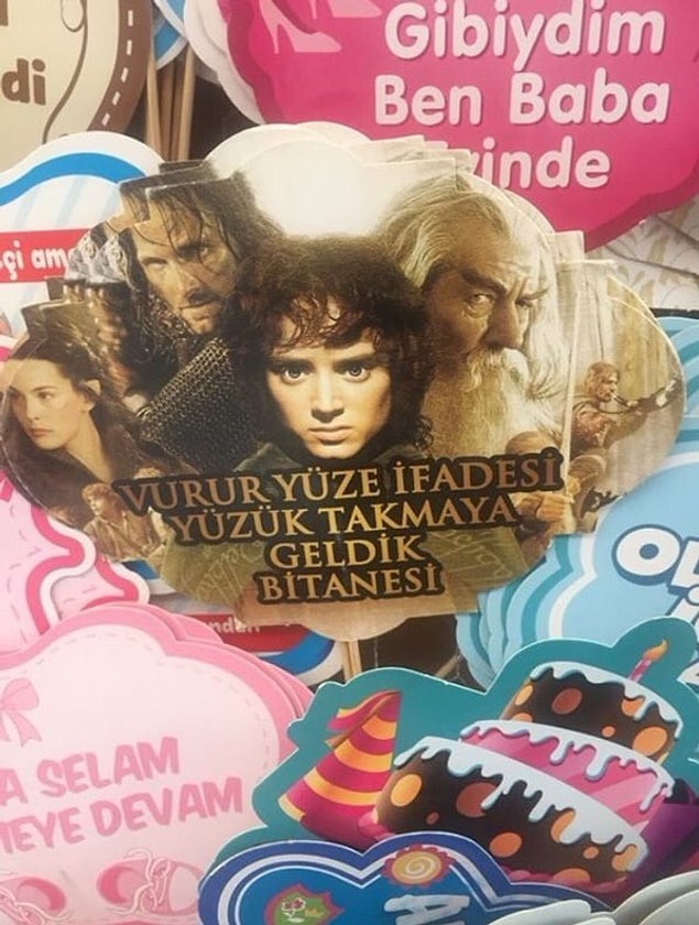 9. Vurur yüze ifadesi Frodo yüzüğü yok eder bir tanesi