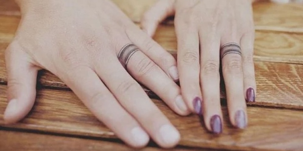 Gelenek Bozuluyor, Alyans Tarihe Karışıyor! Asi Romantiklere Özel Alyans Dövmelere Bayılacaksınız!