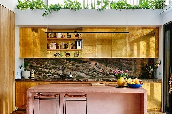 11. Melbourne'da bir evde yer alan bu mutfak en göze çarpan tasarım diyebiliriz.